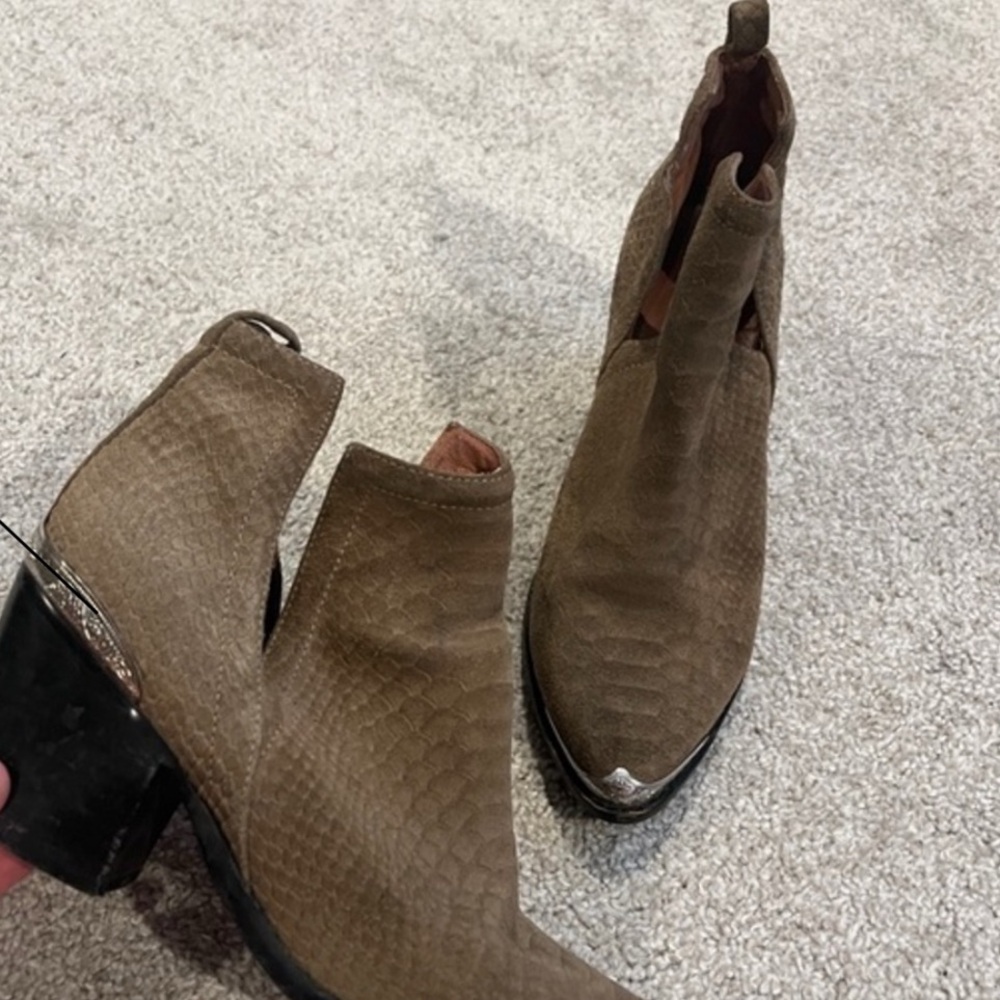Jeffrey Campbell Brown/Green Suede Snake Print Ankle Boots with Black Heel - Picture 2 of 5
